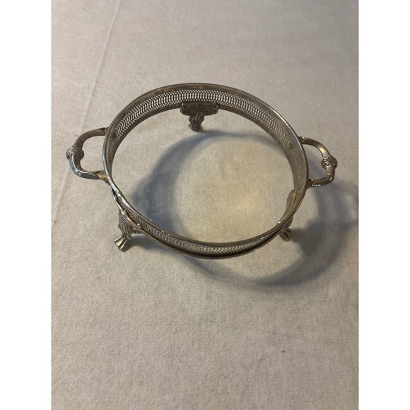 Other - Vintage metal cassrole dish holder addy carrier 9 inner ring